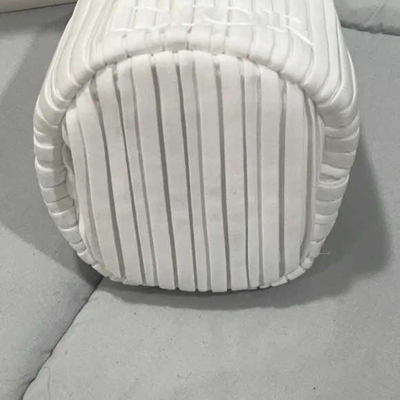 Dior White Cosmetic Case with Elegant Pleats - Picture 3 of 7